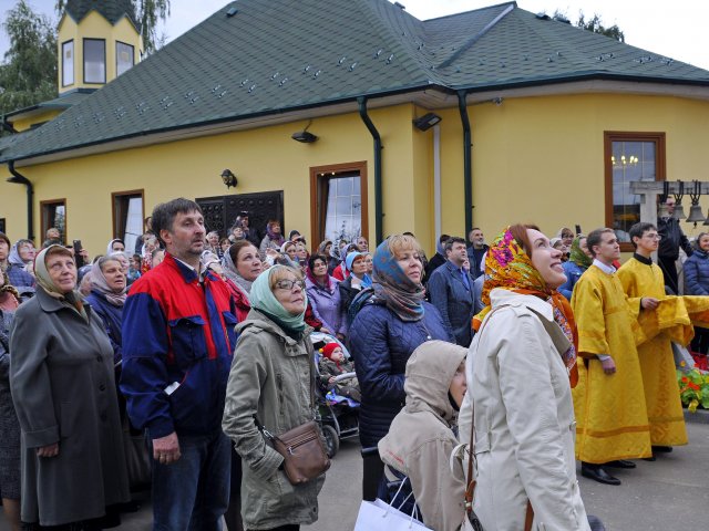 Освящение и установка крестов — фото 14