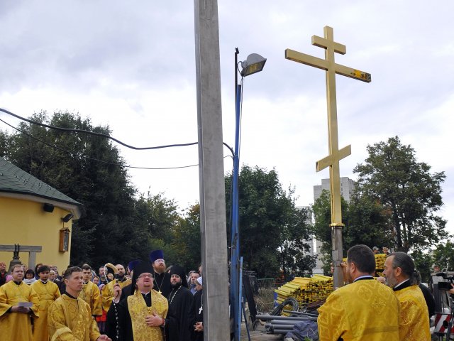Освящение и установка крестов — фото 13