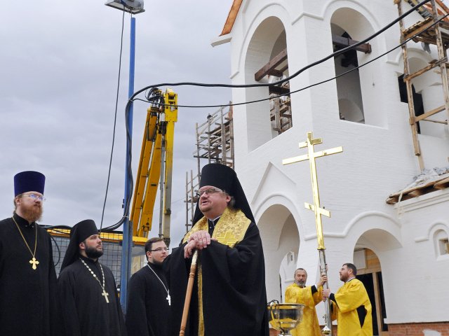 Освящение и установка крестов — фото 16