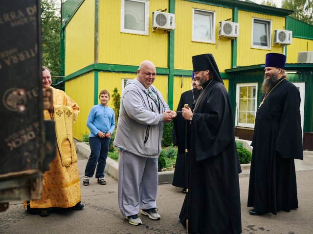 Архиерейское богослужение в престольный праздник — фото 9