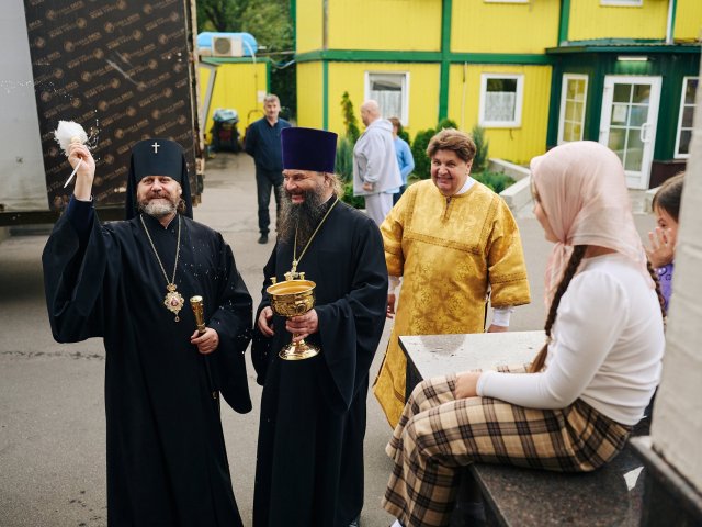 Архиерейское богослужение в престольный праздник — фото 10