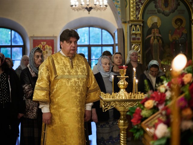 Архиерейское богослужение в престольный праздник — фото 41