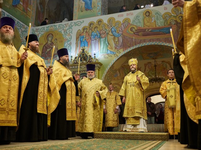 Архиерейское богослужение в престольный праздник