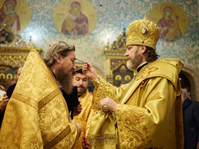 Архиерейское богослужение в престольный праздник — фото 49
