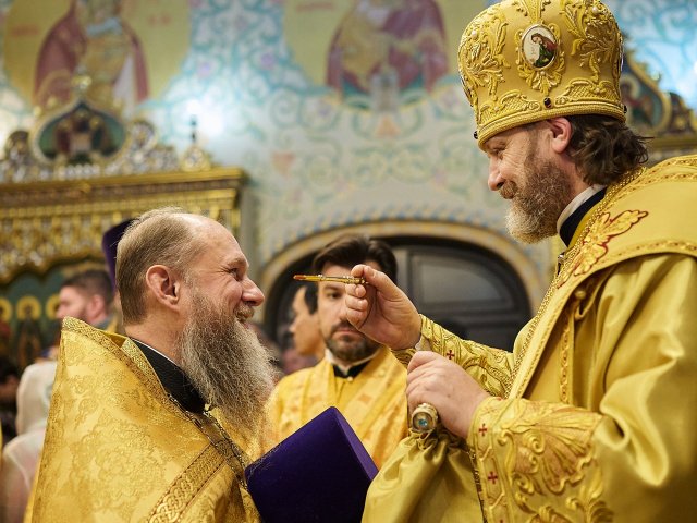 Архиерейское богослужение в престольный праздник — фото 50