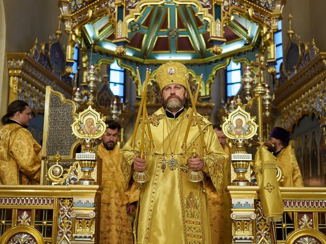 Архиерейское богослужение в престольный праздник — фото 59